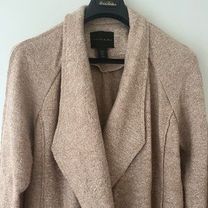 Tahari beige sweater coat size medium (fits like a large), excellent condition.